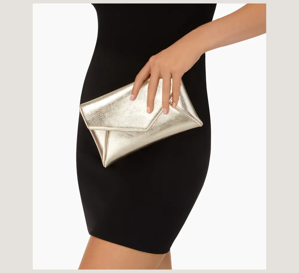Stuart Weitzman The Occasion Edit|HANDBAGS-CHANGE LOCATION New Noir/Poudre